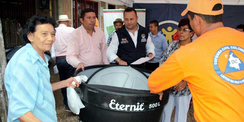 Gobernación de Cundinamarca y la UAEGRD entregan ayudas humanitarias a damnificados en Viotá

