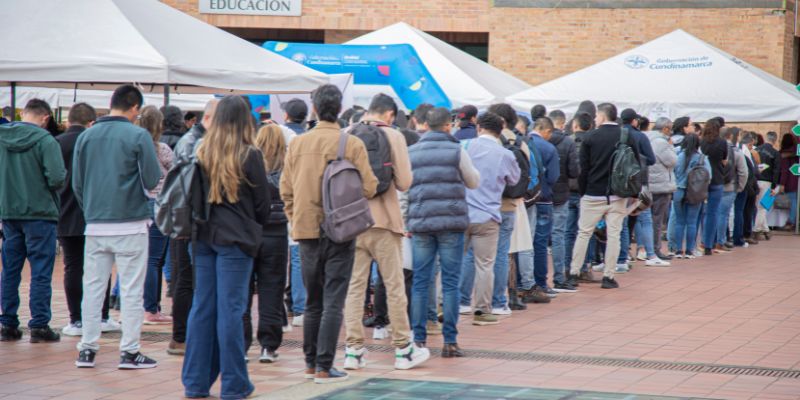 Feria de empleo para trabajar en RegioTram de Occidente