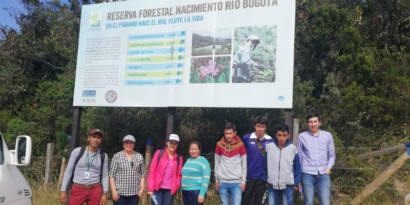 En el día mundial del agua y de los bosques se realiza reforestación del río Bogotá



































