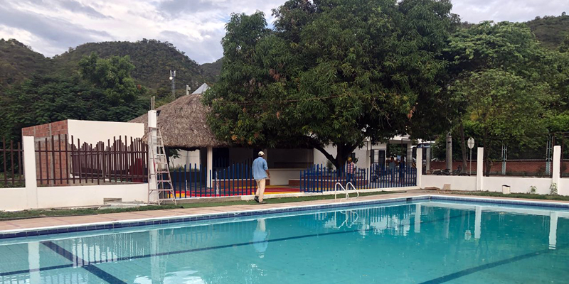 Gobierno departamental apoya mejoramiento de piscina municipal de Guataquí 








