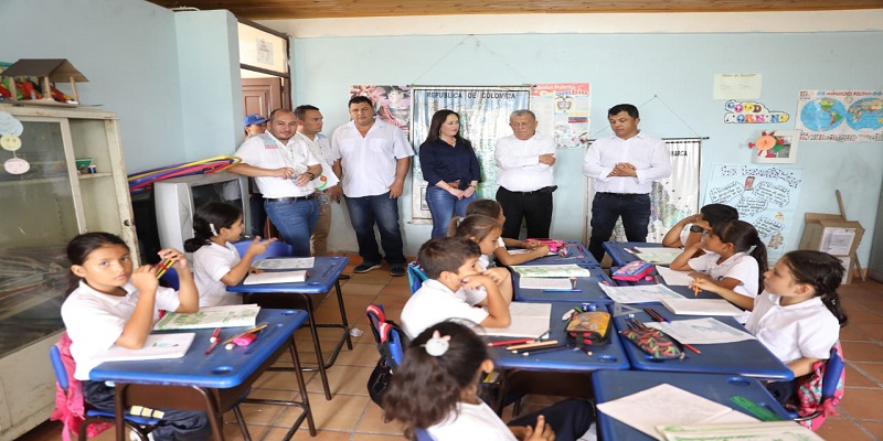 Cundinamarca plantea soluciones a corto, mediano y largo plazo para la IED Luis Carlos Galán de Yacopí
