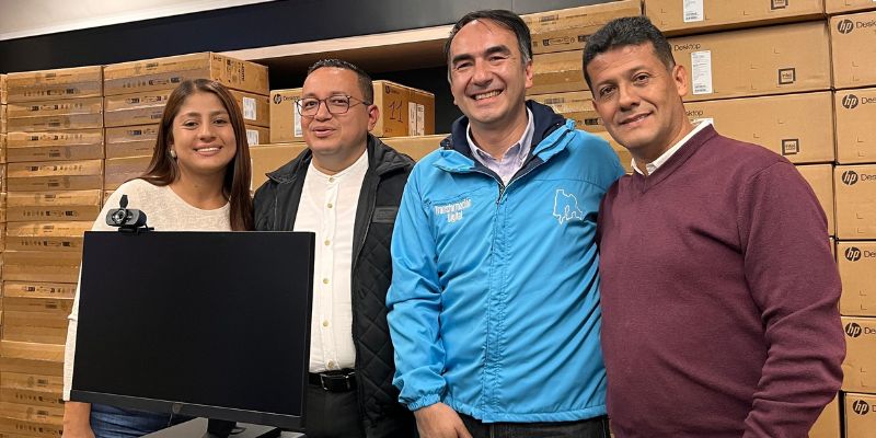 Gobernador Jorge Rey entrega equipos a 15 municipios para modernizar los Centros Interactivos Digitales

