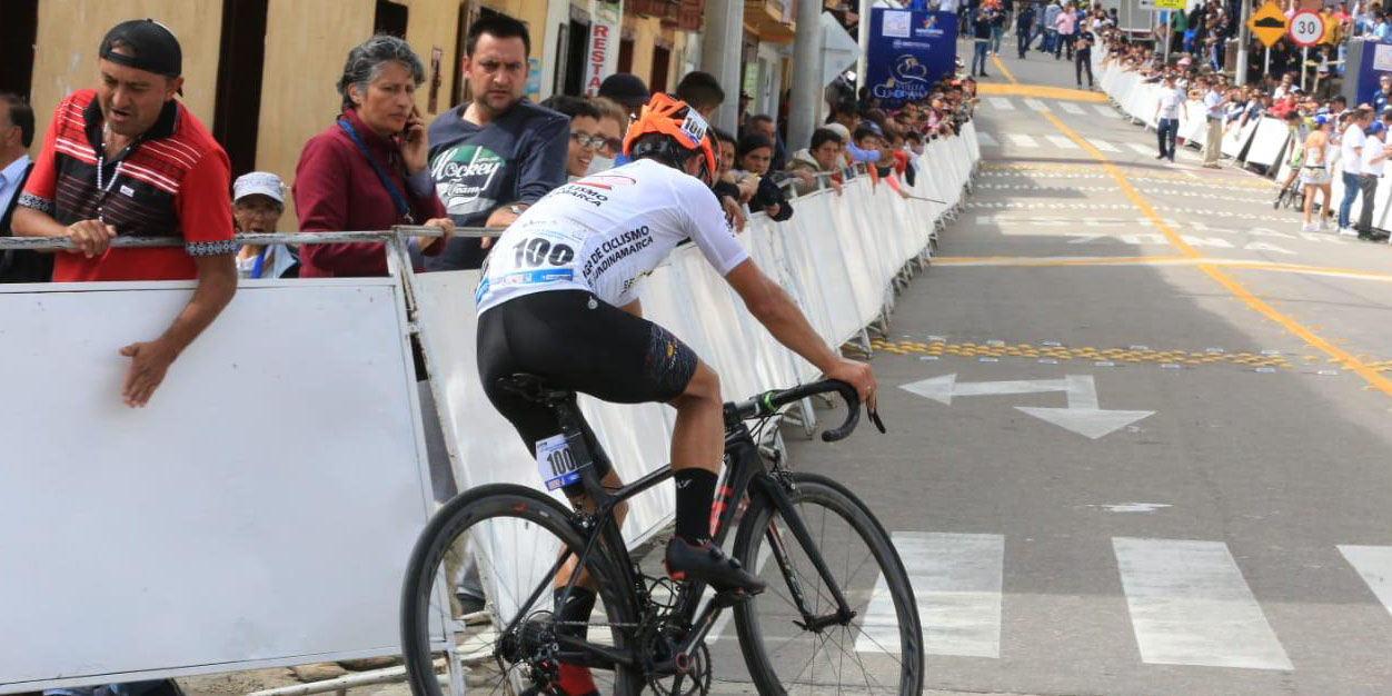 El facatativeño Fabio Duarte, lidera la 42 vuelta Cundinamarca




















