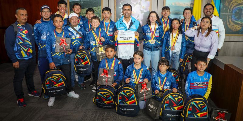 “Quiero llegar a un Mundial de Cross Country”: Mariana Fernández, medallista de oro en MTB, durante reconocimiento del gobernador Jorge Rey
