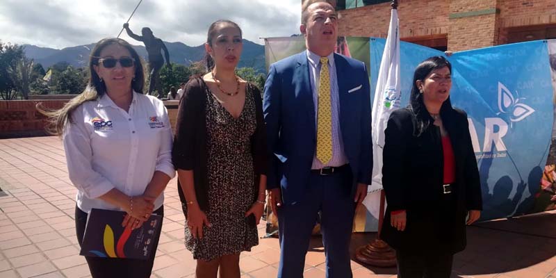 Masiva participación en feria para la legalización del uso del agua en Cundinamarca



























