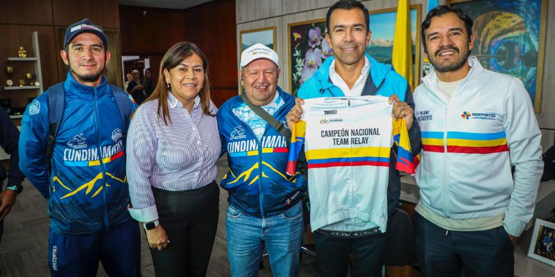 “Quiero llegar a un Mundial de Cross Country”: Mariana Fernández, medallista de oro en MTB, durante reconocimiento del gobernador Jorge Rey