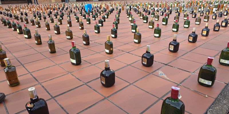 Gobernador Jorge Rey lidera golpe contra red de licor adulterado que operaba en Bogotá