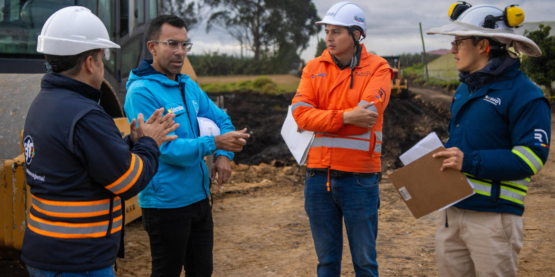 Gobernador Jorge Rey reporta más de 8 km de rieles desmontados y avances en la estación elevada de Mosquera para Regiotram

