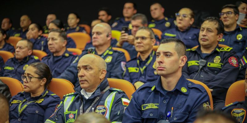 Gobernador Jorge Rey respalda a los cuerpos de bomberos de Cundinamarca con dotación, tecnología y formación