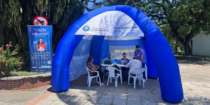 130 cundinamarqueses se vinculan a programas de formación digital en Puerto Salgar y Guaduas

