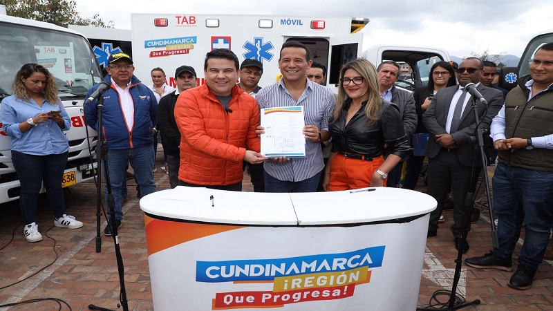 Sesenta ambulancias, obras de infraestructura de salud y dotación para Red Hospitalaria de Cundinamarca