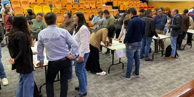 Cundinamarca avanza en estrategia para legalizar asentamientos informales

