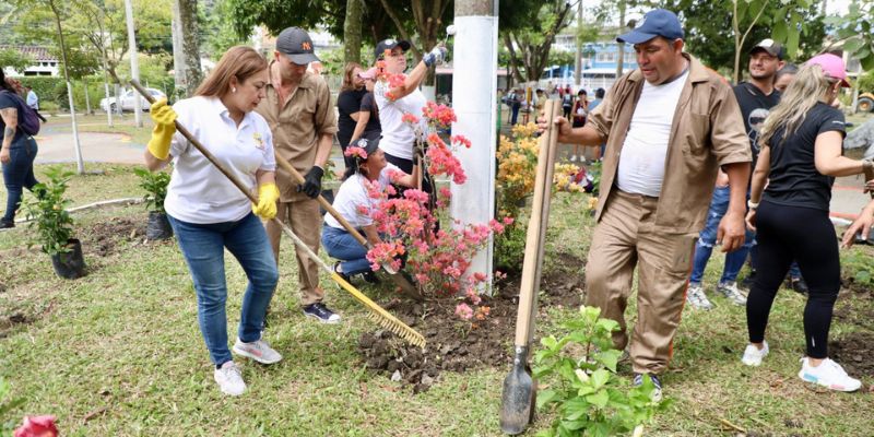 Personas privadas de la libertad participaron en jornada de embellecimiento en Villeta

