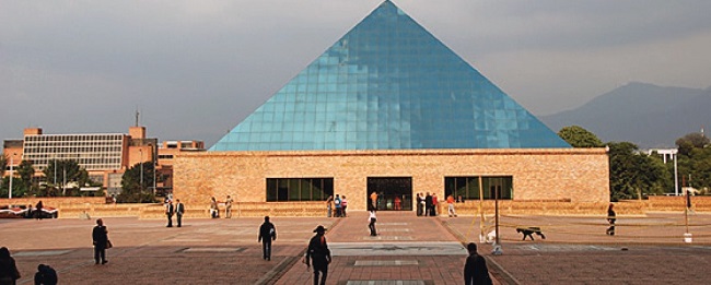 Foto: Edificio pirámide Asamblea de Cundinamarca
