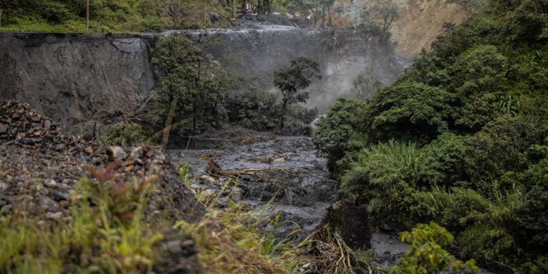 Desde Puente Quetame, el gobernador Jorge Rey coordina acciones urgentes ante emergencia invernal