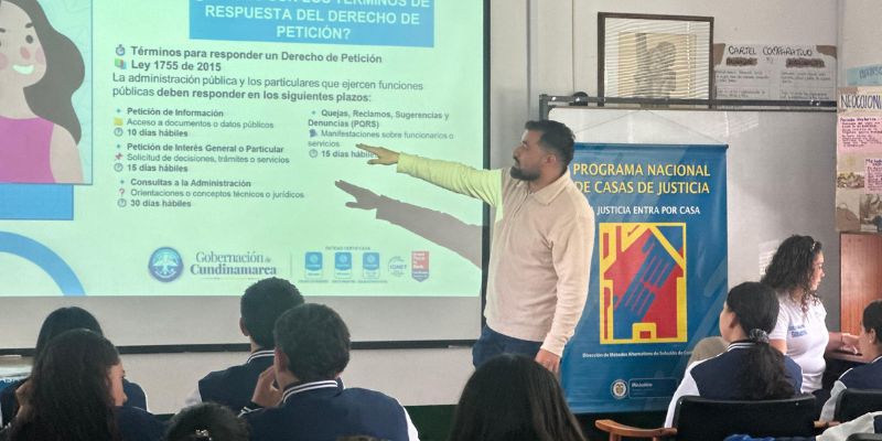 Primera general de Ejército acompaña taller de Derechos Humanos en Cajicá


