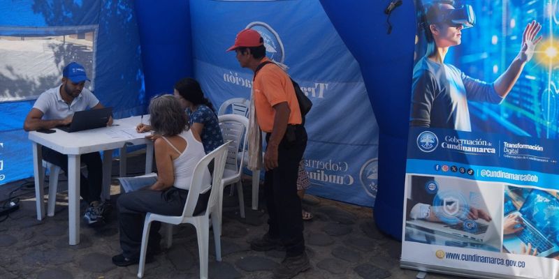 130 cundinamarqueses se vinculan a programas de formación digital en Puerto Salgar y Guaduas


