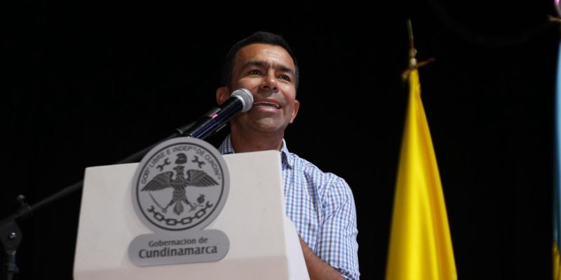 Cundinamarca firma 300 nuevos convenios con JAC para construir placa huellas rurales con inversión de $18.300 millones