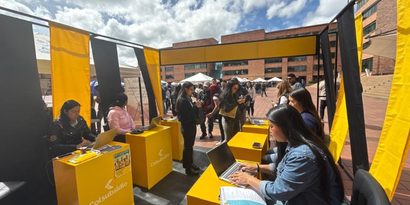 El empleo también tiene estación: Regiotram impulsa feria laboral en Cundinamarca junto a otras 30 empresas