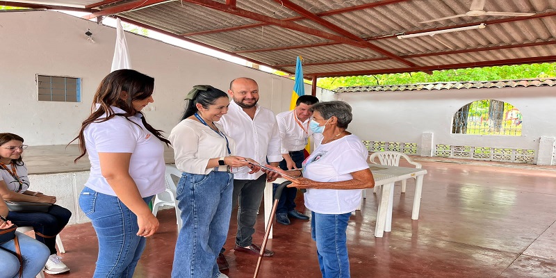 39 familias de San Juan de Rioseco recibieron el título de propiedad de sus viviendas


