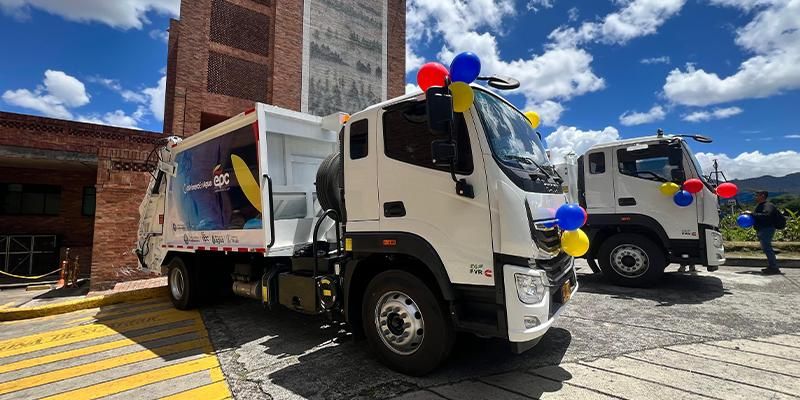 Útica renueva su sistema de aseo con moderno vehículo compactador