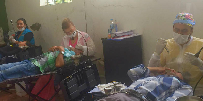 Asistencia médica en jornada de salud realizada en Guayabal de Toledo, municipio de El Peñón