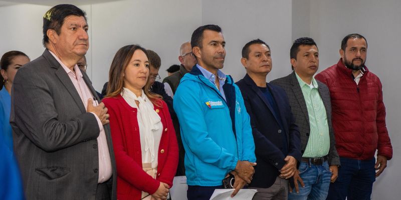 Gobernador Jorge Rey garantiza transporte escolar para más de 44.000 estudiantes