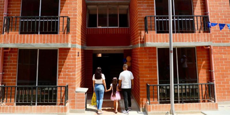 Gobernación y sector bancario se unen para impulsar vivienda digna en Cundinamarca