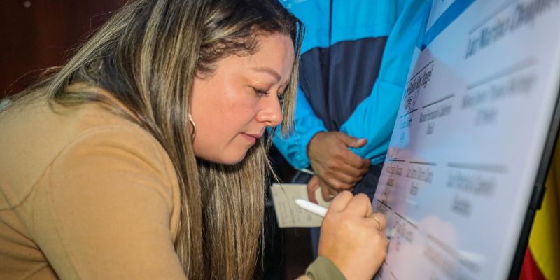 Gobernador Jorge Rey firma convenios con 11 municipios para la realización de eventos provinciales del adulto mayor