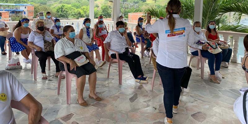 La conferencia ‘Felicidad en tiempos de pandemia’ inició su ciclo en el municipio de Viotá







