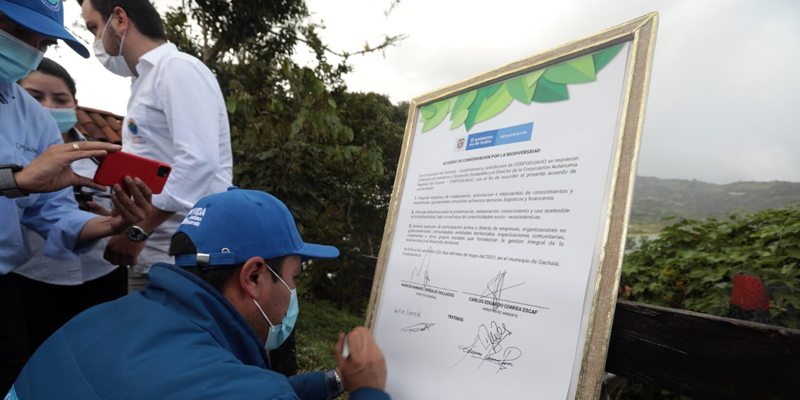 Ministerio de Ambiente, Gobernación y Corpoguavio unidos por la conservación ambiental del Guavio