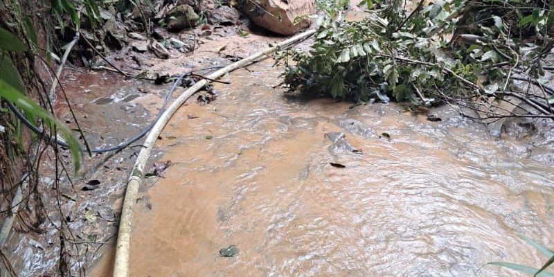 Colapso de tubería deja sin agua a Puente Quetame; EPC despliega carrotanques y plan de reparación

