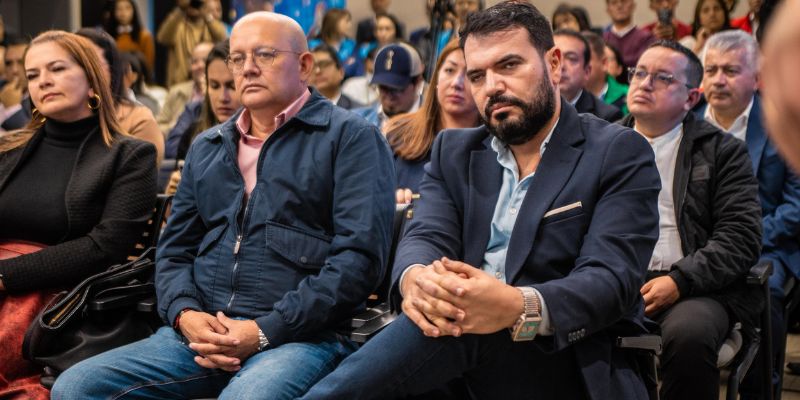 Tecnología para el campo: 35 municipios reciben computadores para modernizar la extensión rural