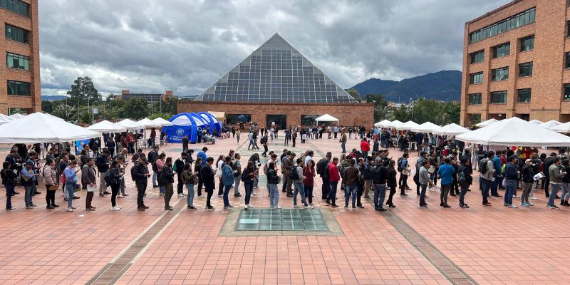 El empleo también tiene estación: Regiotram impulsa feria laboral en Cundinamarca junto a otras 30 empresas