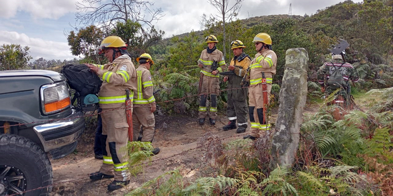 La Gobernación de Cundinamarca continúa liderando esfuerzos para extinguir el incendio en Soacha





