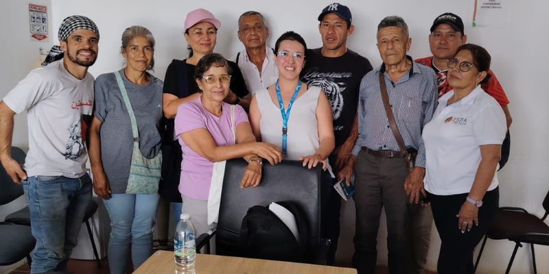 Cundinamarca impulsa la calidad de la miel con capacitación y análisis técnico