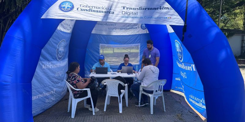 130 cundinamarqueses se vinculan a programas de formación digital en Puerto Salgar y Guaduas

