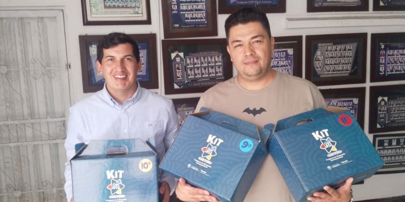 Jóvenes de Cundinamarca reciben KitOSO, herramienta clave para decidir su futuro académico y laboral