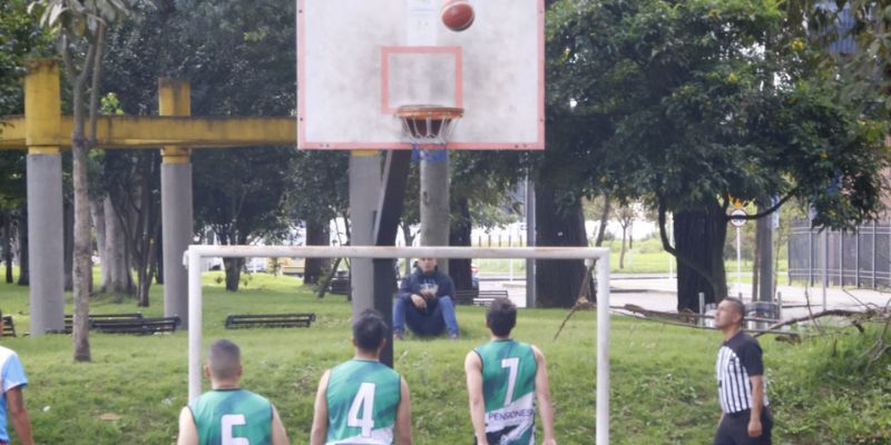 Secretarías de Hacienda y Pensiones se coronan campeonas en la final de baloncesto de la Copa Gobernación 2025