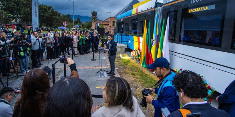 “Bienvenidos a la nueva era del transporte público en Colombia”, dice el gobernador Jorge Rey en los 212 años de Cundinamarca


