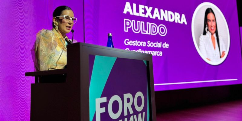 Lideresas y figuras públicas se dieron cita en foro por la equidad de género
