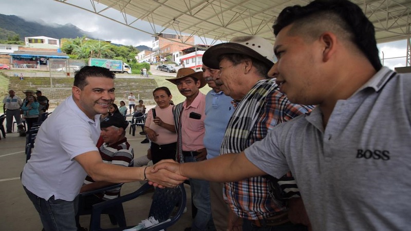 Gobernador de Cundinamarca hizo entrega de obras para Vianí

