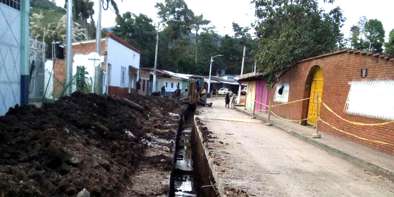 Rehabilitación de alcantarillados en Quipile y Subachoque es una realidad







































