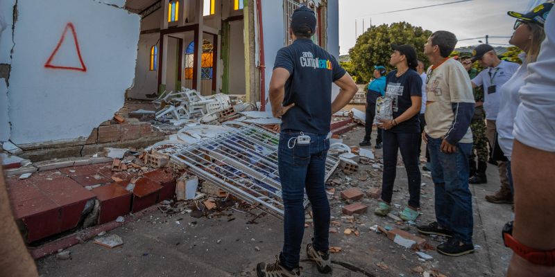 Gobernador Jorge Rey lidera respuesta ante sismo que deja más de 350 viviendas afectadas en Cundinamarca

