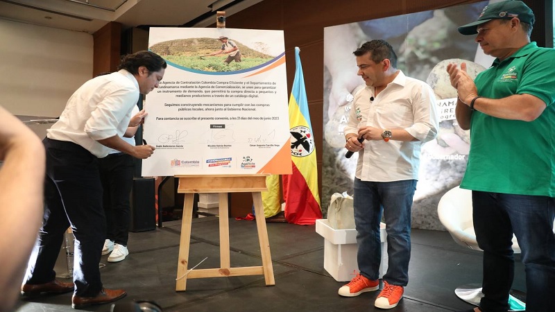 Cundinamarca firma convenio con Colombia Compra Eficiente