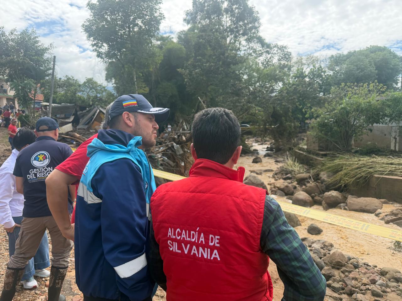 Más de 50 rescatistas participan en operativos de búsqueda de las tres personas desaparecidas tras crecientes súbitas en Silvania