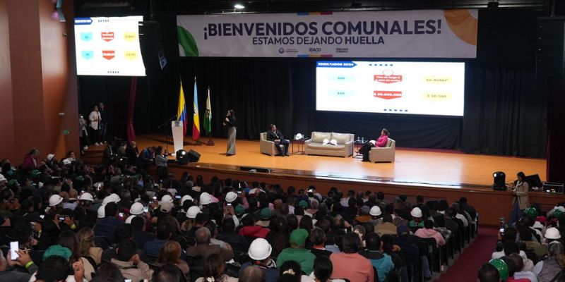 Cundinamarca firma 300 nuevos convenios con JAC para construir placa huellas rurales con inversión de $18.300 millones