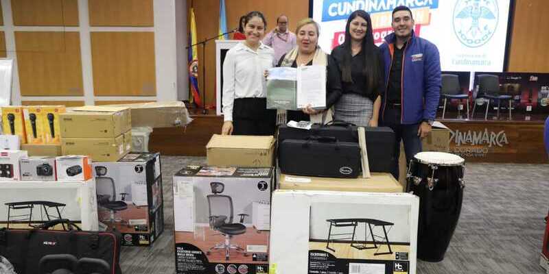 Cundinamarca entrega dotación a casas de juventud de seis municipios