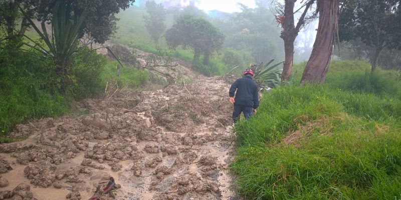 Intensas lluvias dejan desbordamientos, deslizamientos y carreteras colapsadas en el oriente de Cundinamarca

