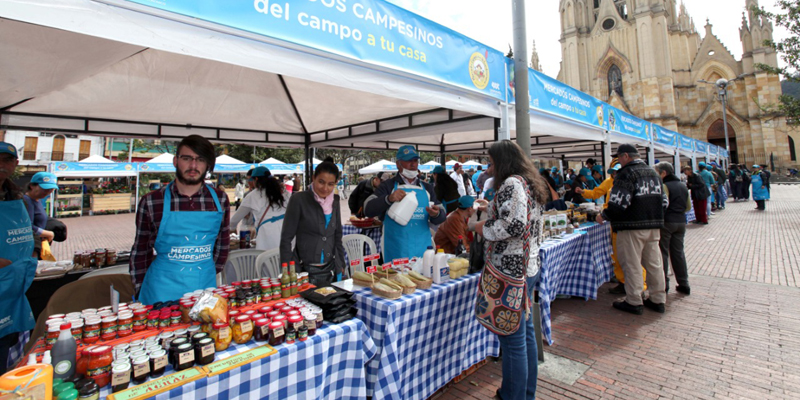 Mercados Campesinos en El Parque de Lourdes, en Bogotá